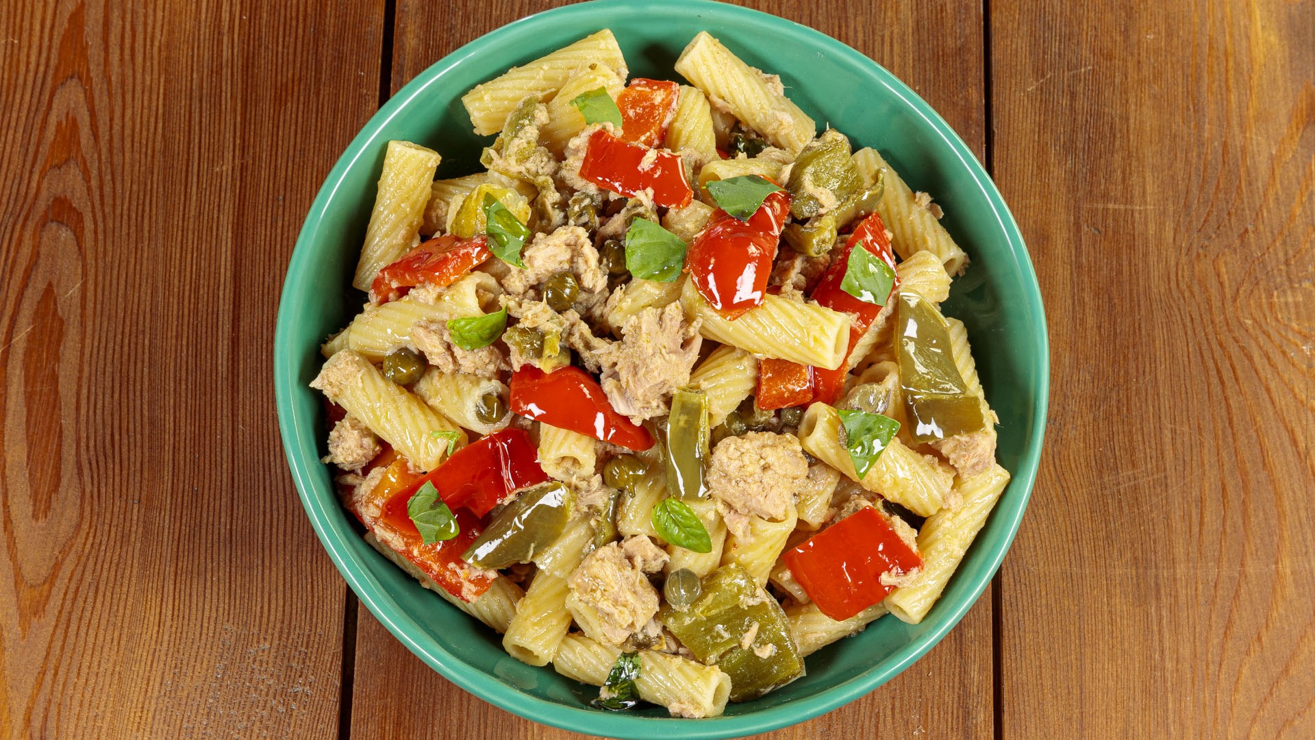 Pasta peperoni capperi e tonno