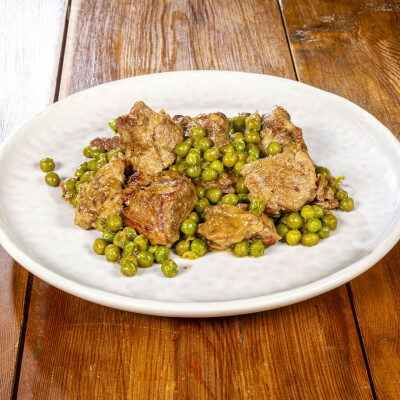 Agnello con i piselli