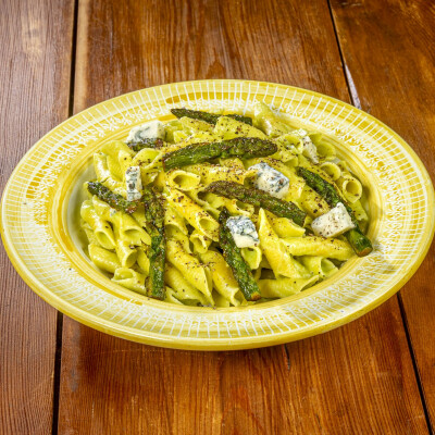 Garganelli asparagi e gorgonzola