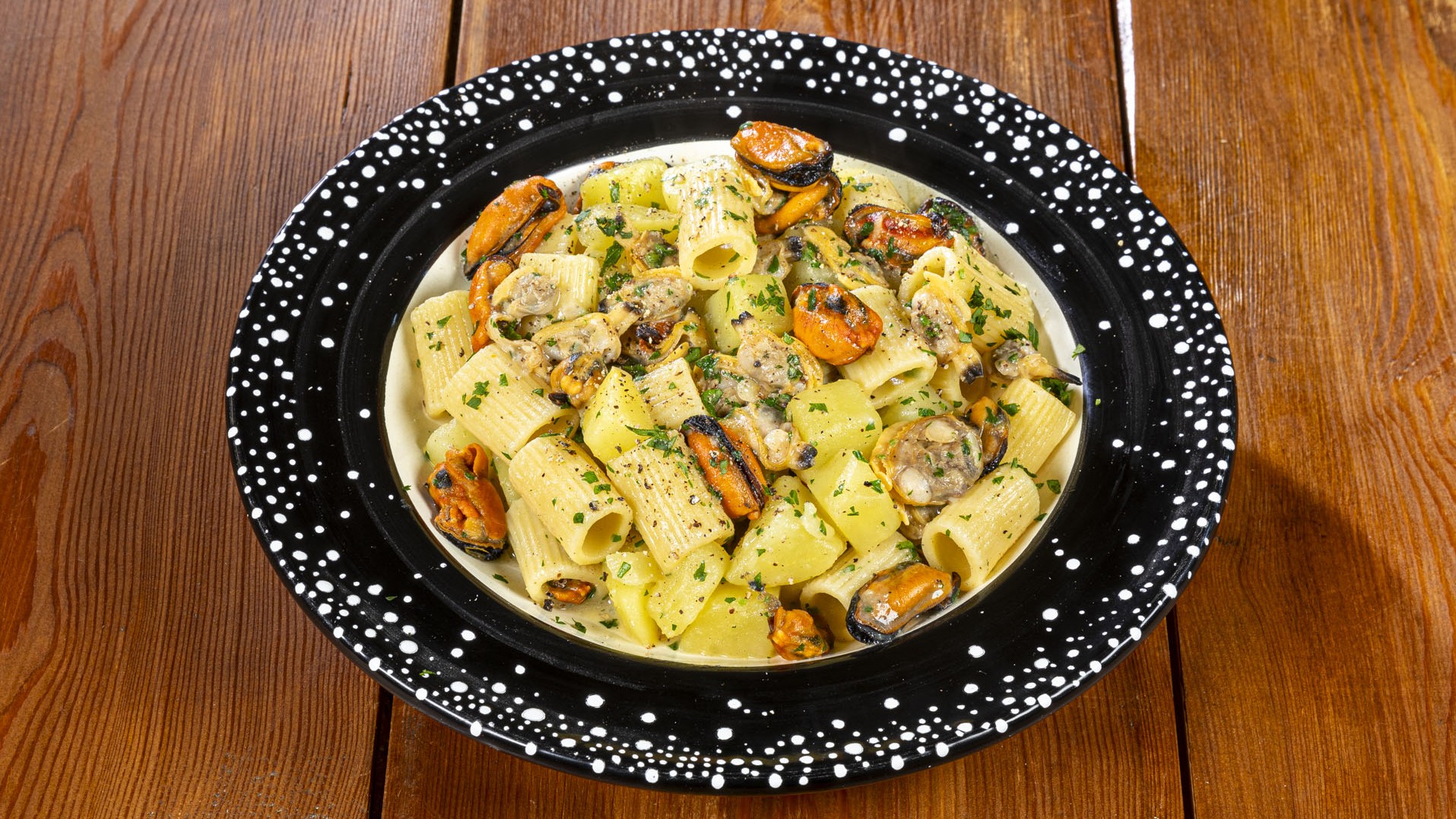 Pasta patate cozze e vongole