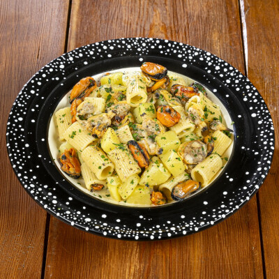 Pasta patate cozze e vongole