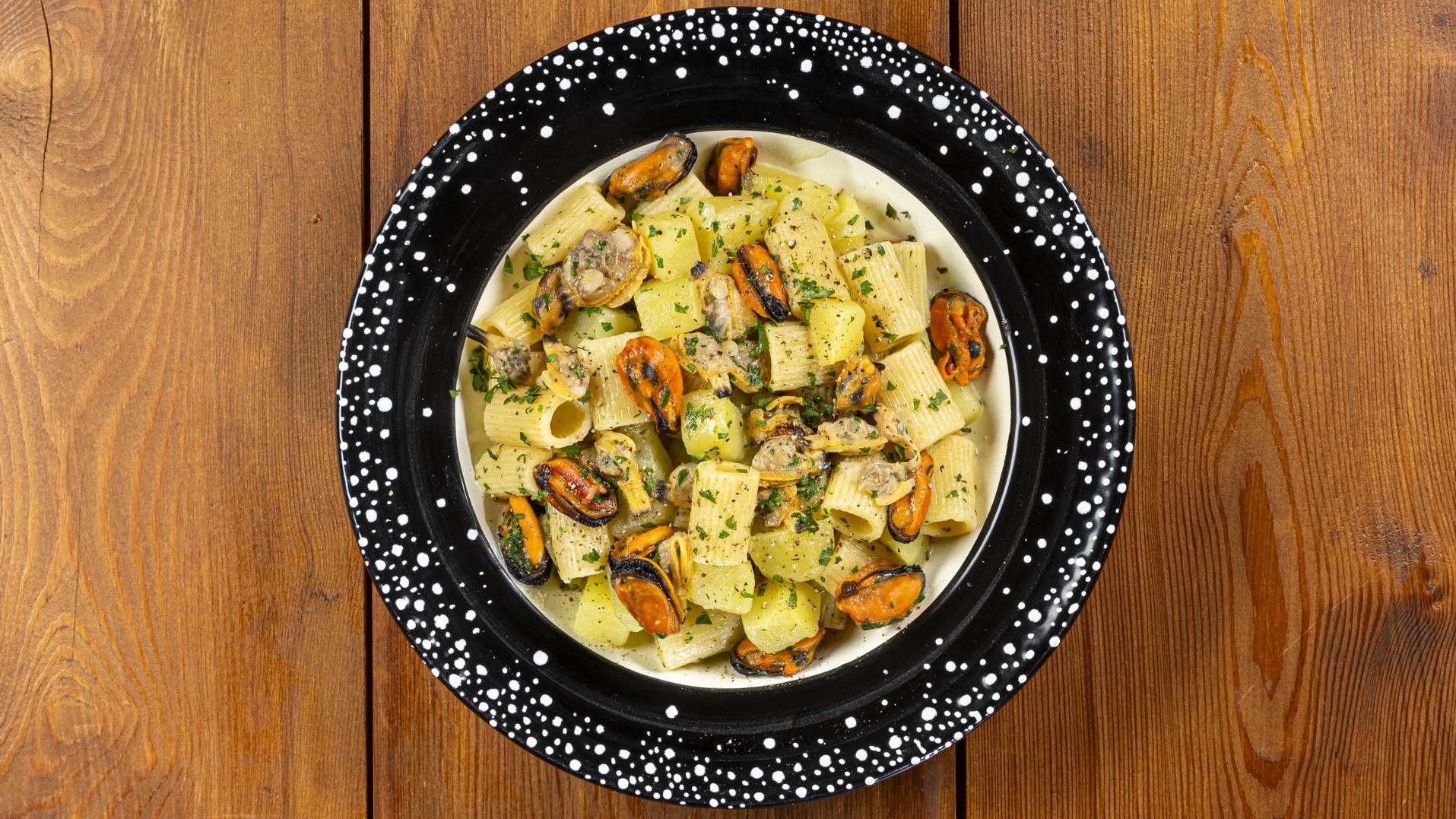 Pasta patate cozze e vongole
