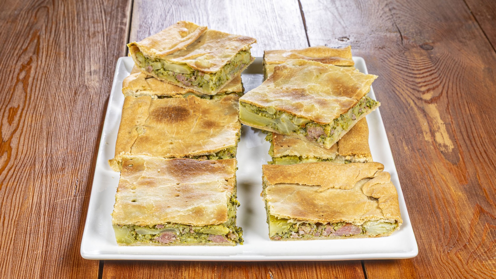 Torta salata broccoli e salsiccia