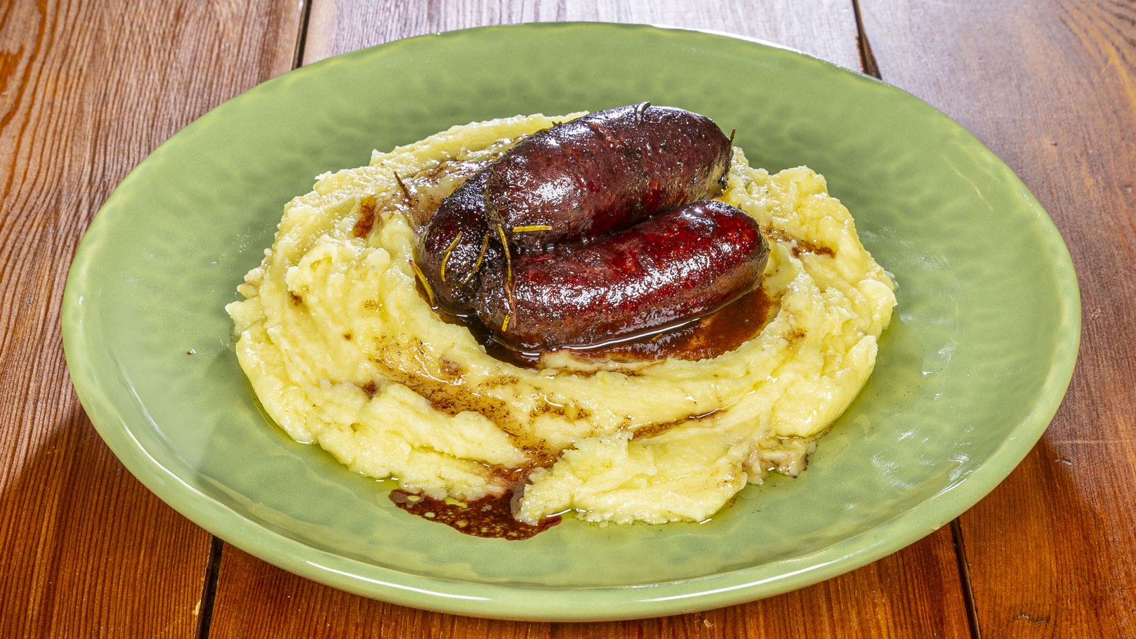 Salsicce al vino con purè di patate