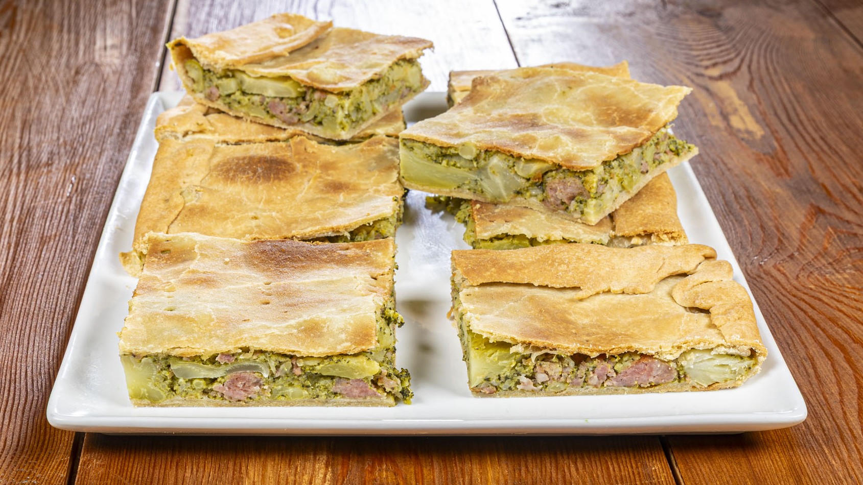 Torta salata broccoli e salsiccia