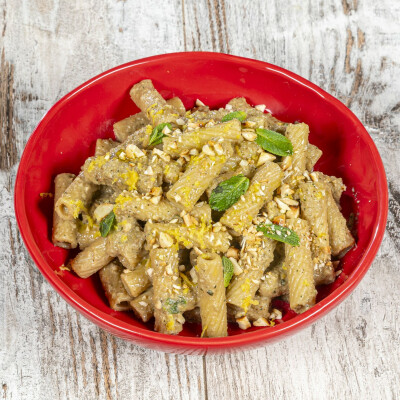 Pasta al pesto di carciofi e mandorle