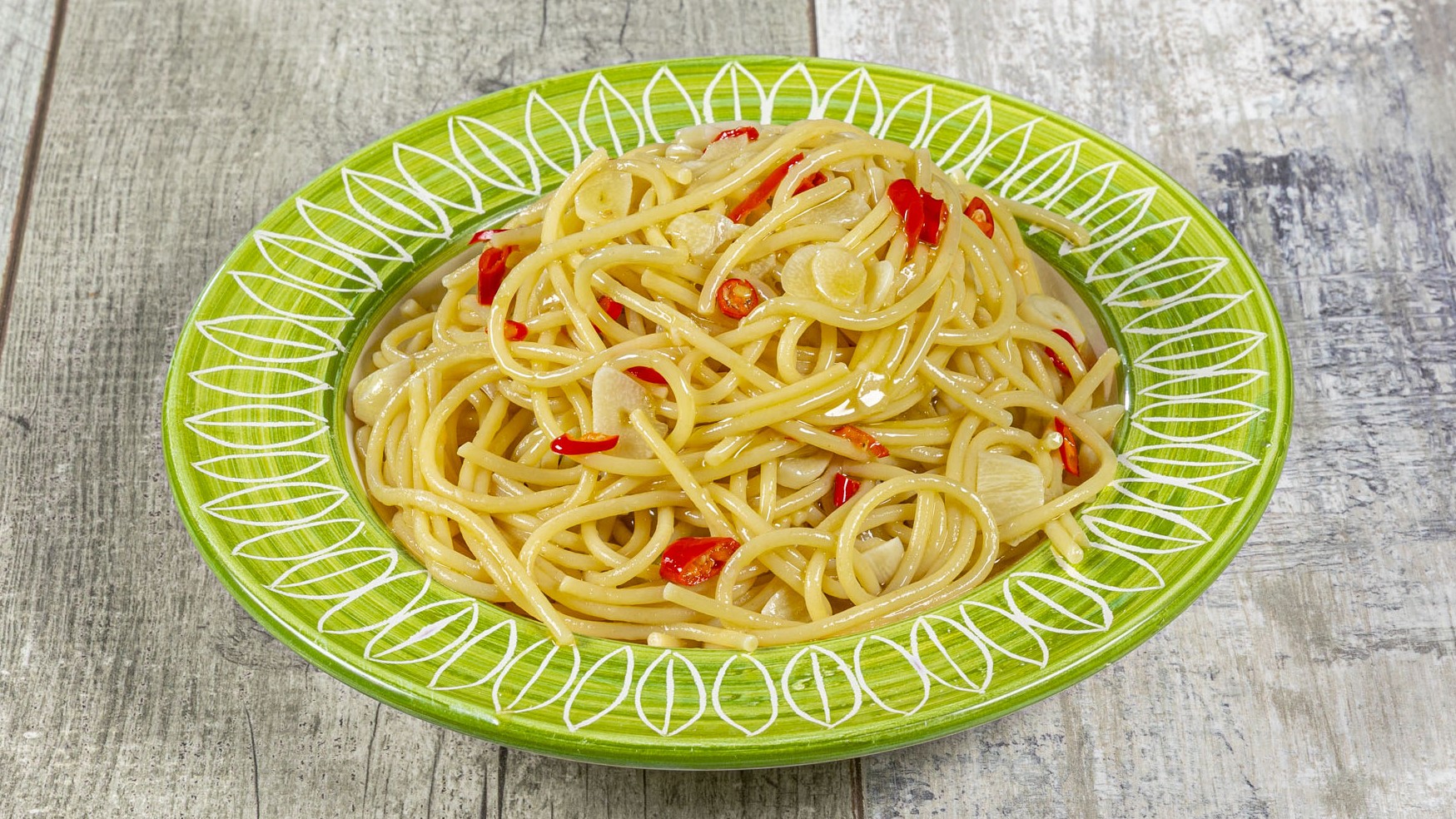 Spaghetti aglio olio e peperoncino