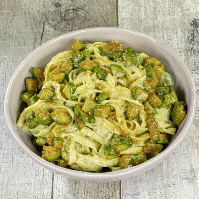 Pasta con ricotta e zucchine speziate