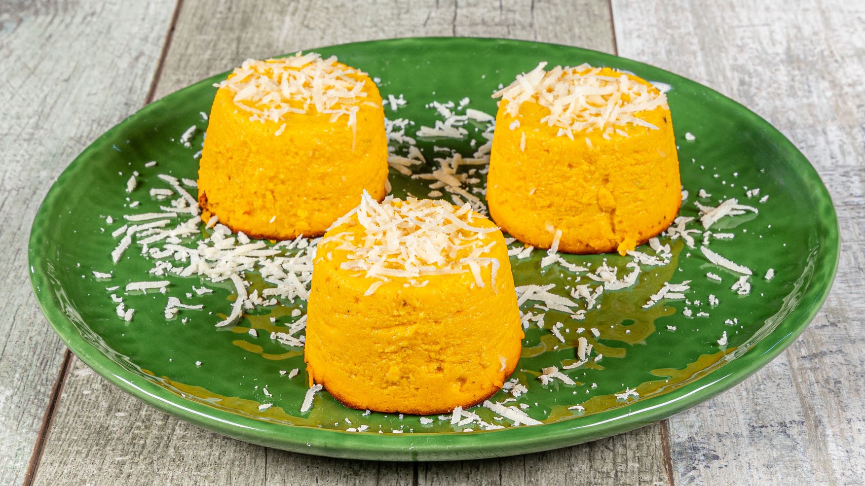 Sformatini di zucca con provolone stravecchio