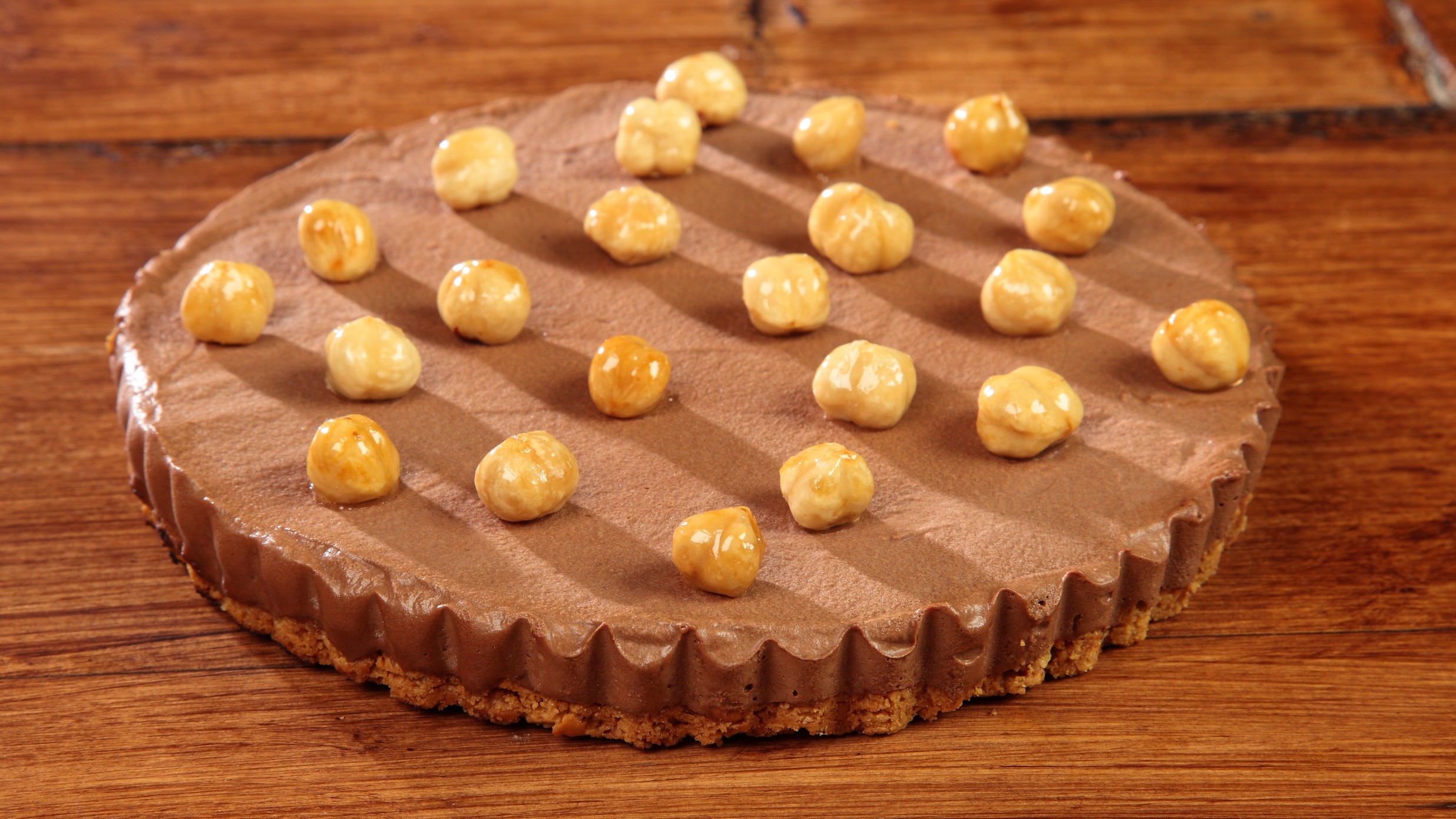 Crostata alla mousse di cioccolato e nocciole