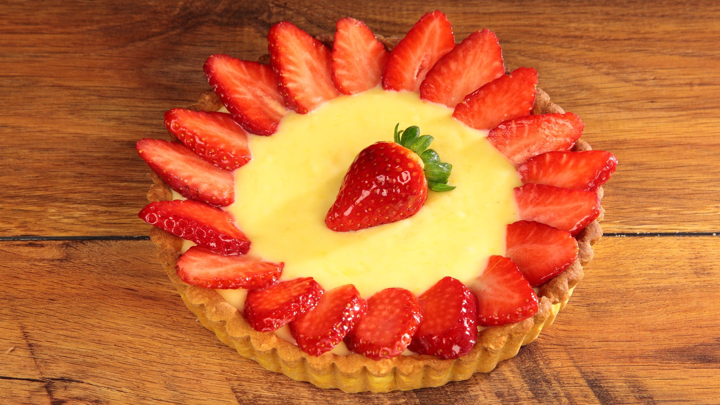 Crostata con lemon curd e fragole