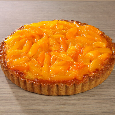 Crostata frangipane con albicocche caramellate