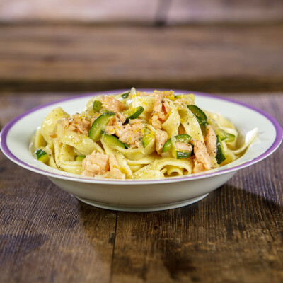 Pasta zucchine e salmone