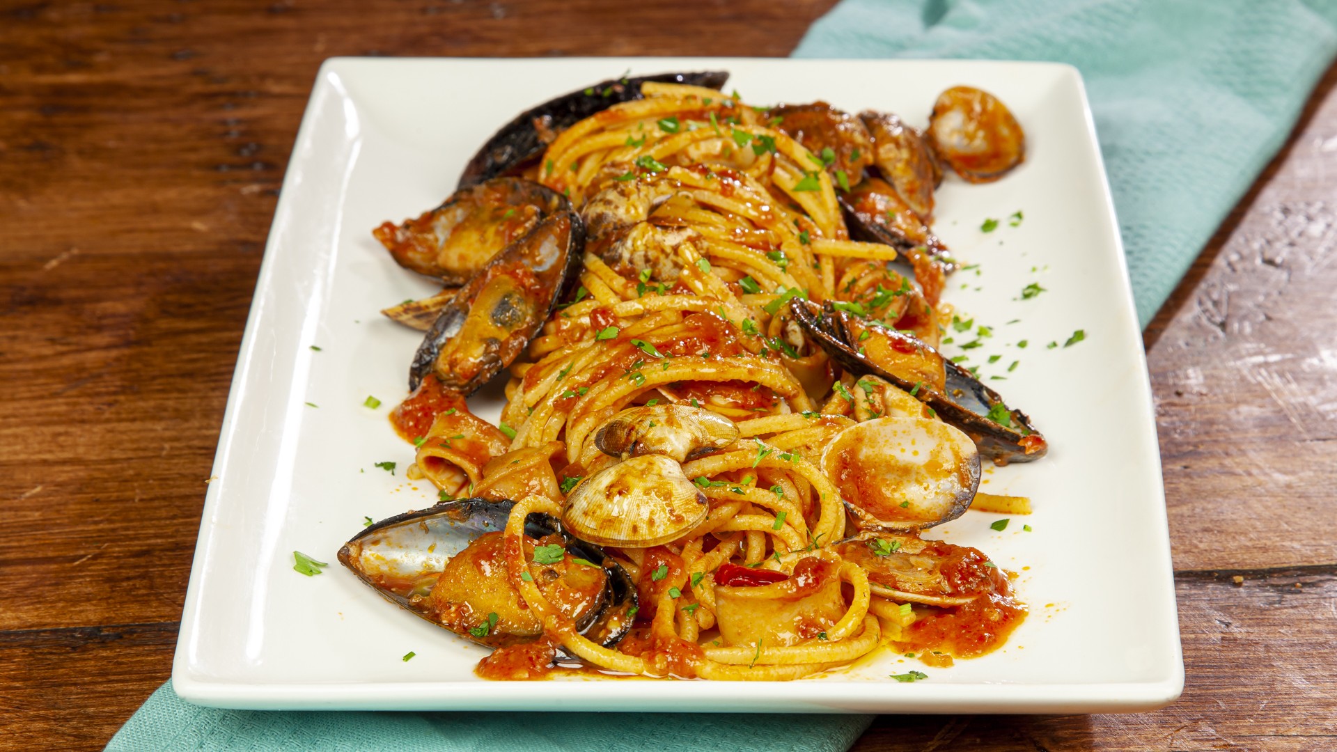 Tonnarelli calamari cozze e vongole