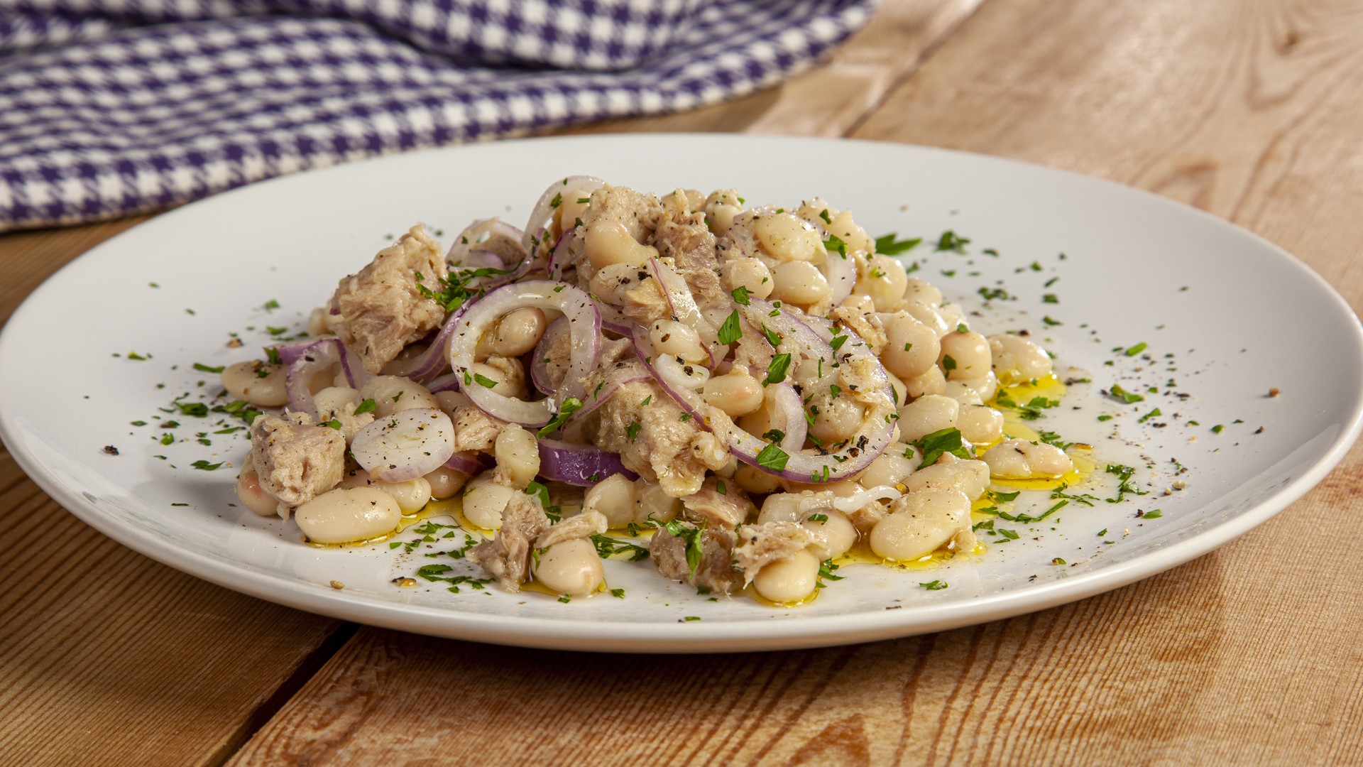 Insalata tiepida di fagioli cannellini e tonno