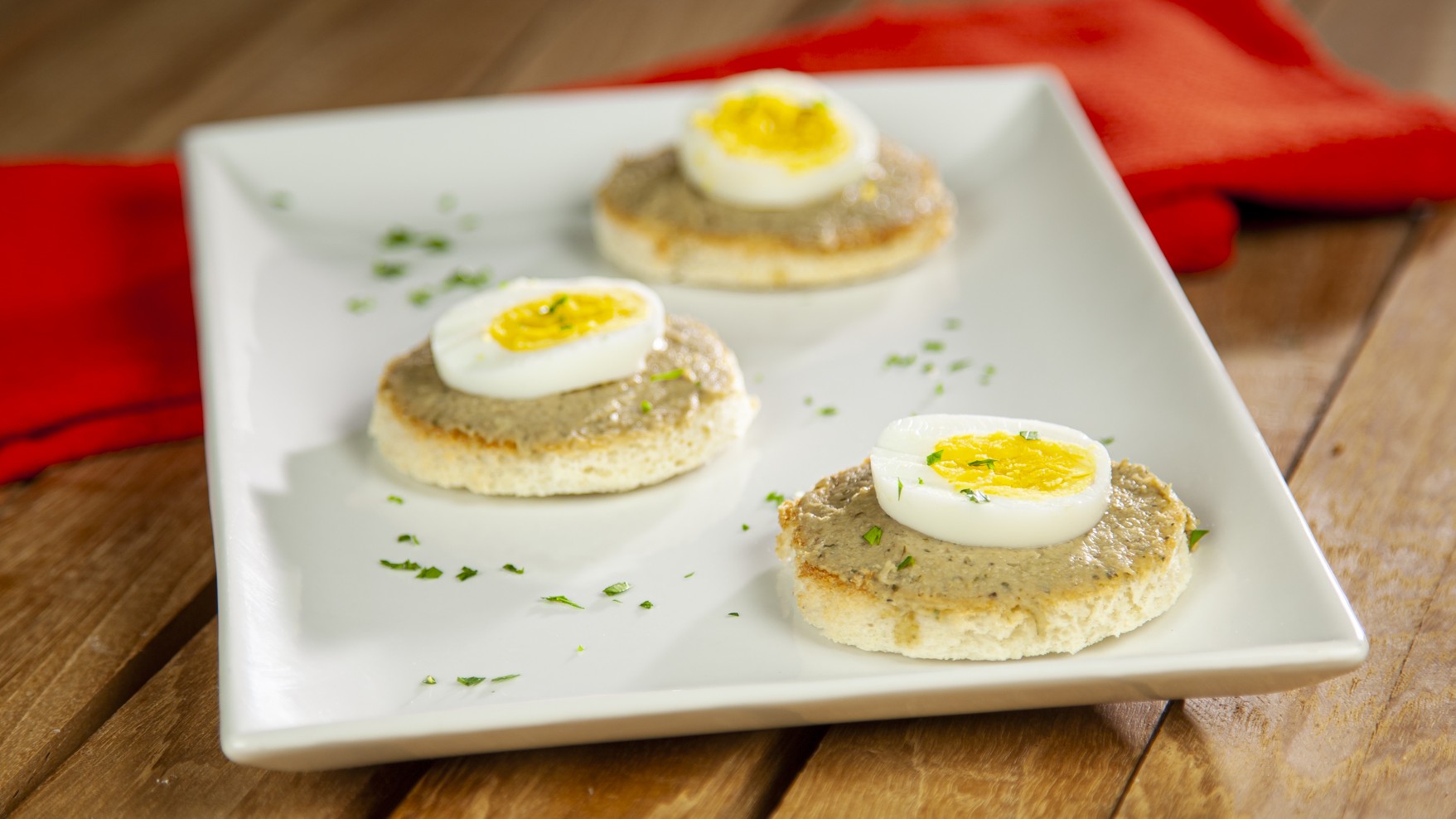 Crostini con burro di funghi