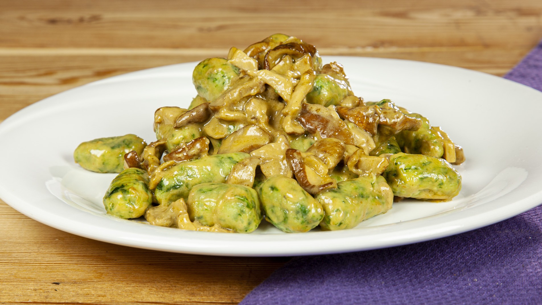 Gnocchi verdi con porcini